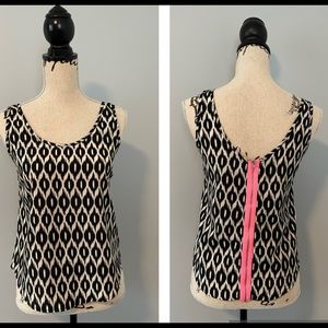 B Jewel Geometric Pattern Tank with back zipper in Neon Pink Size S